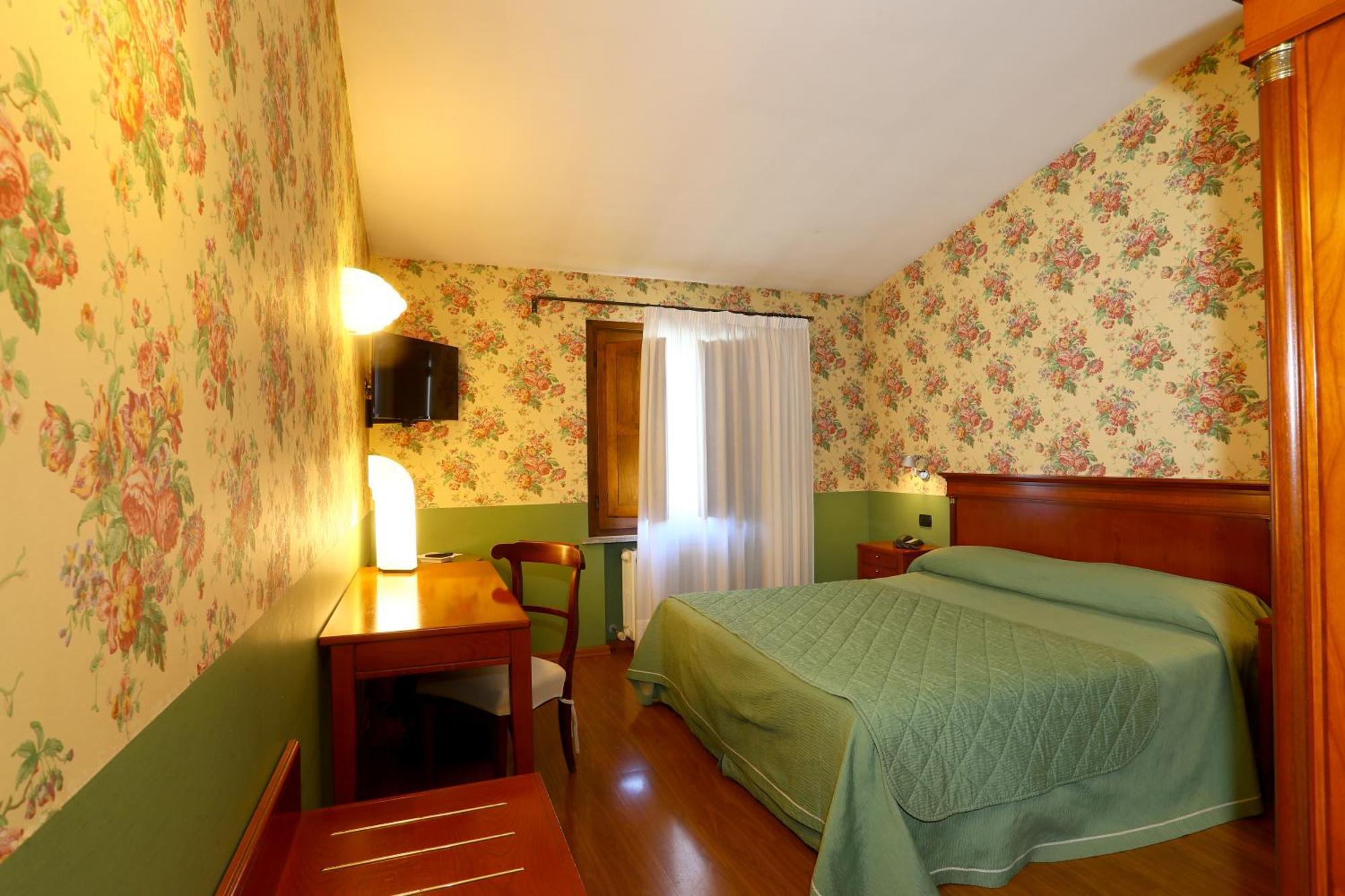 Locanda Stella D'Oro Soragna Bagian luar foto